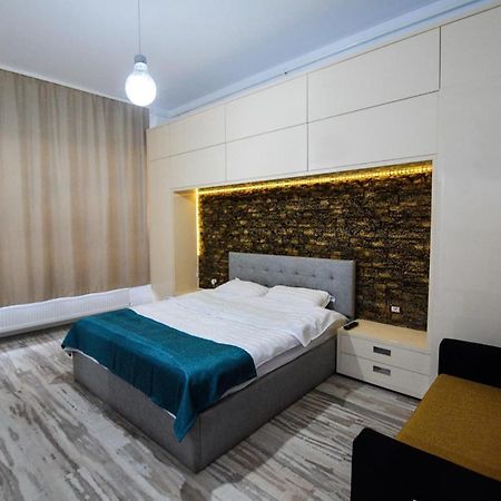 Lakeside Studio Mamaia Central Екстер'єр фото