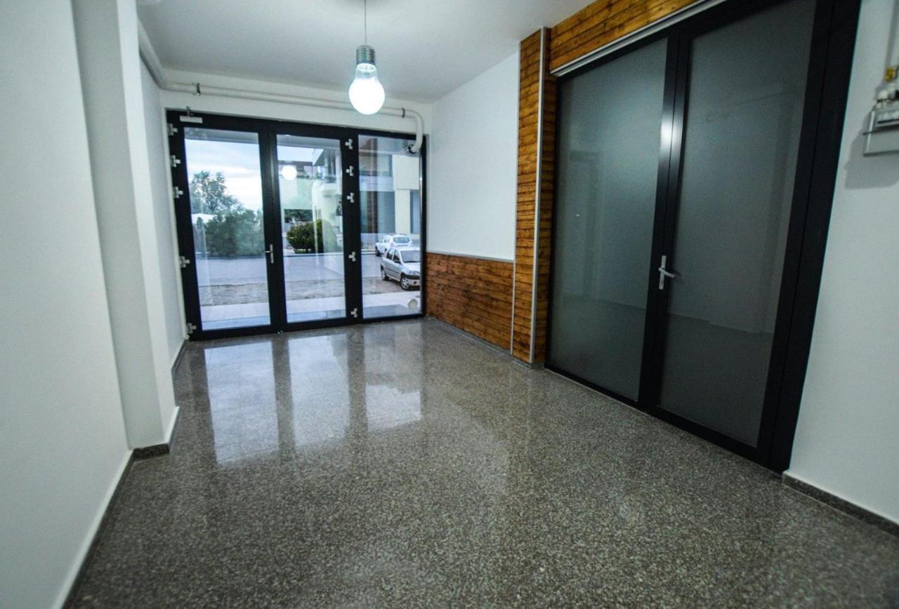 Lakeside Studio Mamaia Central Екстер'єр фото