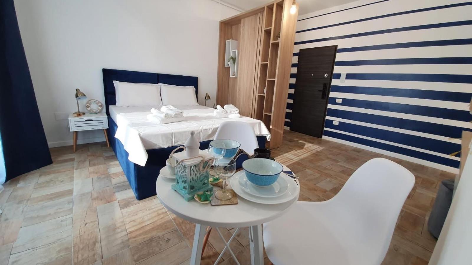 Lakeside Studio Mamaia Central Екстер'єр фото